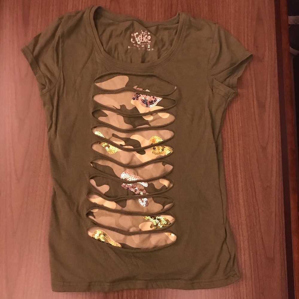 camo cut thru shirt- like new